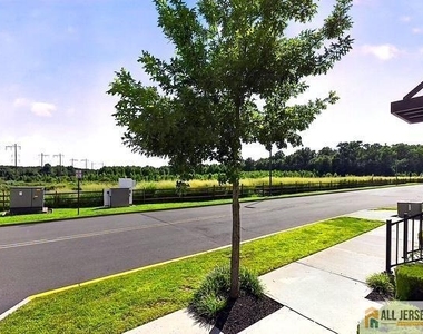 310 South Drive - Photo Thumbnail 29