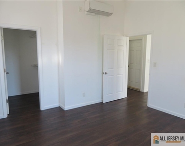 396 Main Street - Photo Thumbnail 13