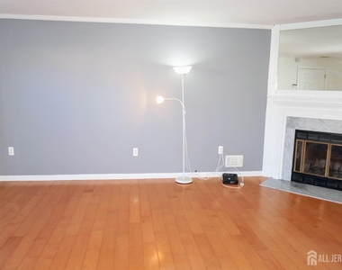 1 Bristol Drive - Photo Thumbnail 7