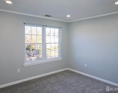1 Bristol Drive - Photo Thumbnail 13