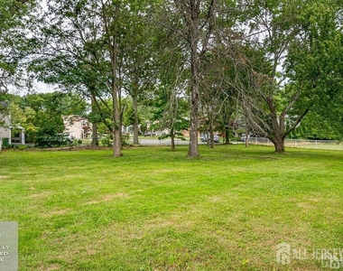 559 Wood Avenue - Photo Thumbnail 25