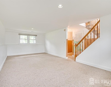 559 Wood Avenue - Photo Thumbnail 21