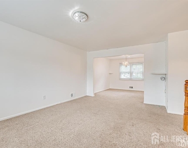 559 Wood Avenue - Photo Thumbnail 6