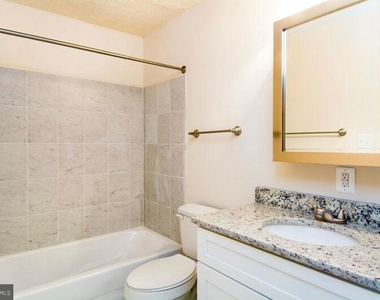 1704 Roberts Street - Photo Thumbnail 2