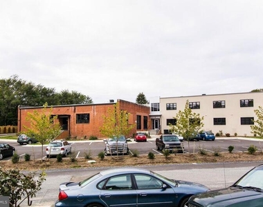 1704 Roberts Street - Photo Thumbnail 9