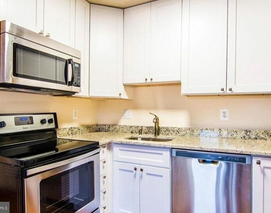 1704 Roberts Street - Photo Thumbnail 1
