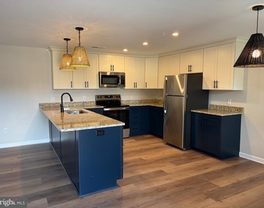 517 Amherst - Photo Thumbnail 8