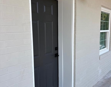 517 Amherst - Photo Thumbnail 1