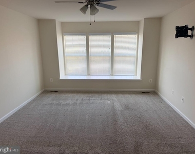 438 Boxelder Drive - Photo Thumbnail 7