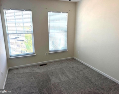438 Boxelder Drive - Photo Thumbnail 15