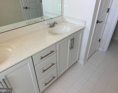 438 Boxelder Drive - Photo Thumbnail 9