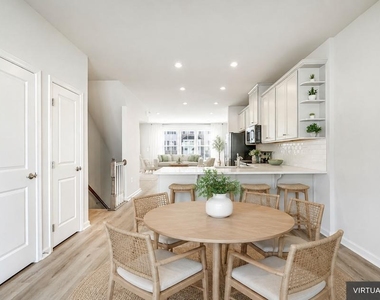 4724 Torrey Lane - Photo Thumbnail 5