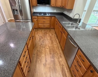 10410 Silver Creek Court - Photo Thumbnail 10