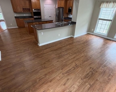 10410 Silver Creek Court - Photo Thumbnail 13