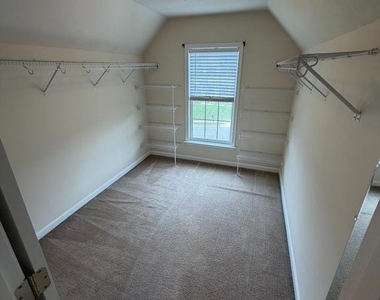 10410 Silver Creek Court - Photo Thumbnail 37