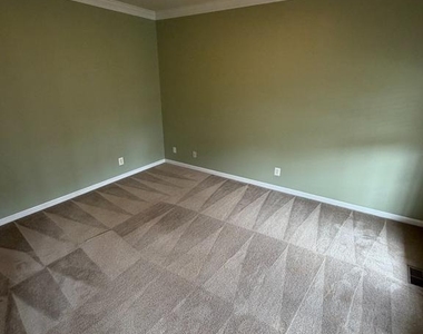 10410 Silver Creek Court - Photo Thumbnail 5