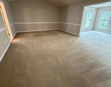 10410 Silver Creek Court - Photo Thumbnail 32