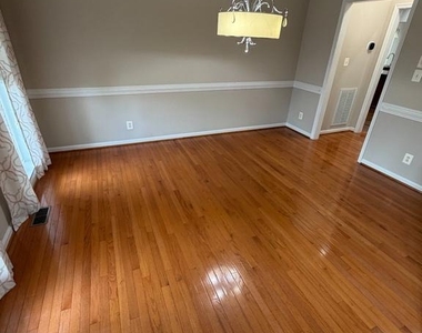10410 Silver Creek Court - Photo Thumbnail 2