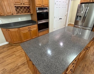 10410 Silver Creek Court - Photo Thumbnail 11