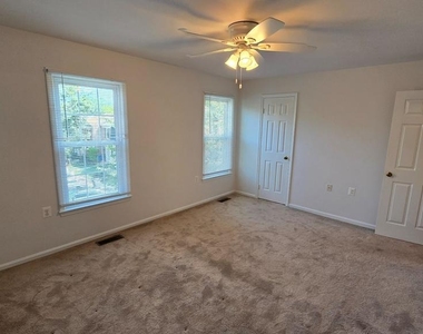 12151 Stallion Court - Photo Thumbnail 11