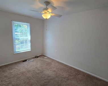 12151 Stallion Court - Photo Thumbnail 13