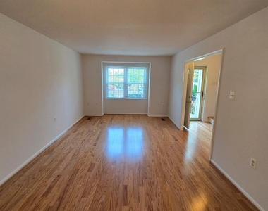 12151 Stallion Court - Photo Thumbnail 4
