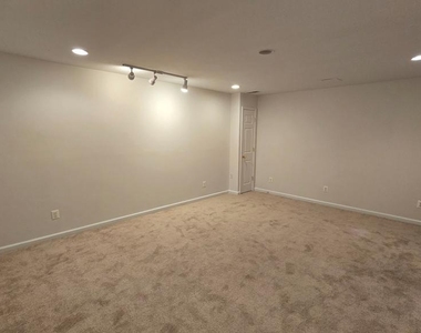 12151 Stallion Court - Photo Thumbnail 19