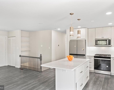 101 Williamsburg Road - Photo Thumbnail 8