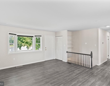 101 Williamsburg Road - Photo Thumbnail 9