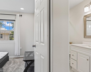 101 Williamsburg Road - Photo Thumbnail 15