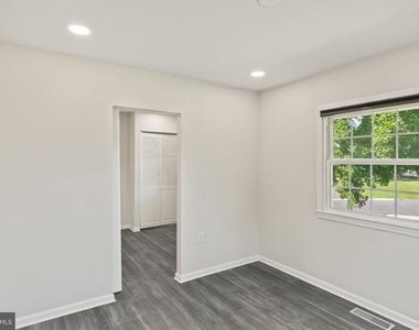 101 Williamsburg Road - Photo Thumbnail 21