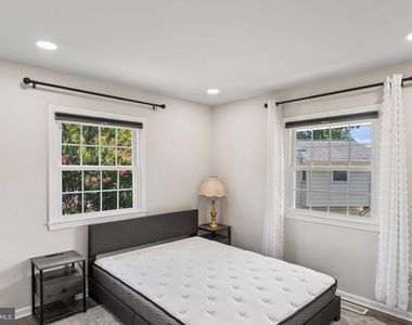 101 Williamsburg Road - Photo Thumbnail 12