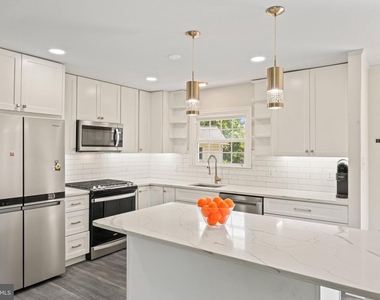 101 Williamsburg Road - Photo Thumbnail 1