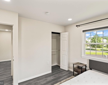 101 Williamsburg Road - Photo Thumbnail 14