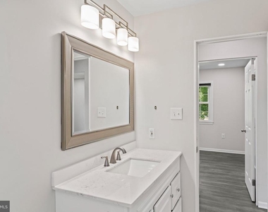 101 Williamsburg Road - Photo Thumbnail 16