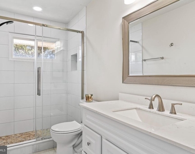 101 Williamsburg Road - Photo Thumbnail 17