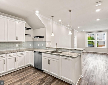 20704 Wood Quay Drive - Photo Thumbnail 8