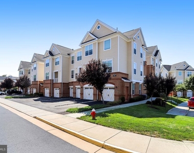 23230 Milltown Knoll Square - Photo Thumbnail 24