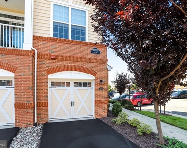 23230 Milltown Knoll Square - Photo Thumbnail 23
