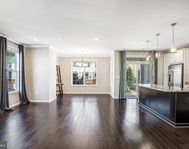 23230 Milltown Knoll Square - Photo Thumbnail 4