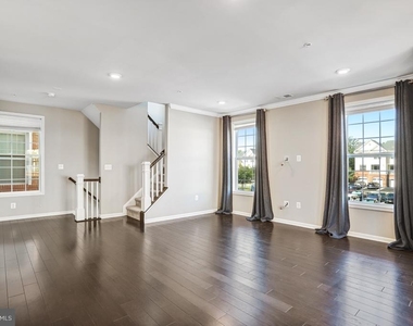 23230 Milltown Knoll Square - Photo Thumbnail 3