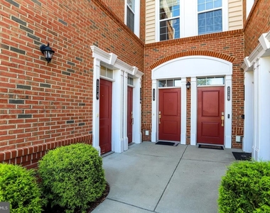 23230 Milltown Knoll Square - Photo Thumbnail 1
