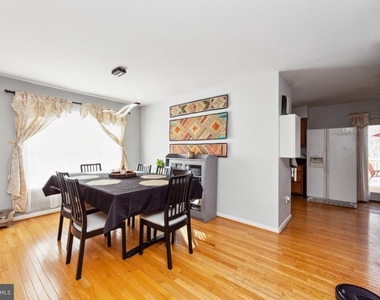 8308 Southern Oaks Court - Photo Thumbnail 10