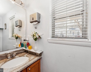8308 Southern Oaks Court - Photo Thumbnail 25