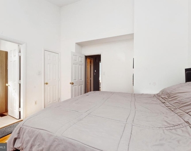 8308 Southern Oaks Court - Photo Thumbnail 16