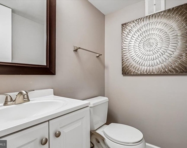 1851 Wainwright Drive - Photo Thumbnail 29