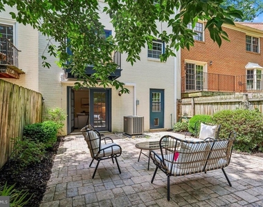 1851 Wainwright Drive - Photo Thumbnail 31