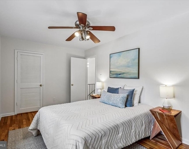 1851 Wainwright Drive - Photo Thumbnail 16