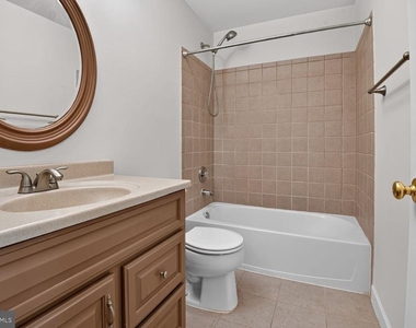 4129 Grover Glen Court - Photo Thumbnail 13