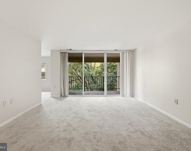 1405 Northgate Square - Photo Thumbnail 6